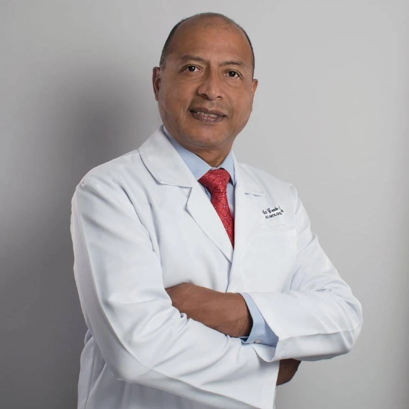 Dr. Charles Gino Conde Obregon Oftalmólogo Surco