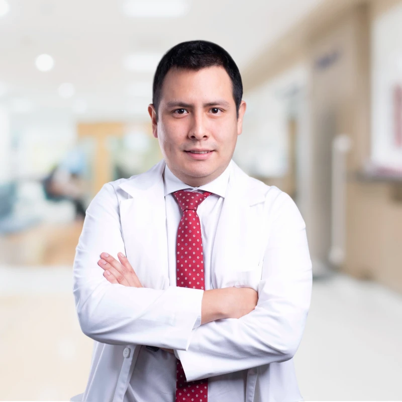 Dr. Edmar Uribe Badillo oftalmólogo Miraflores