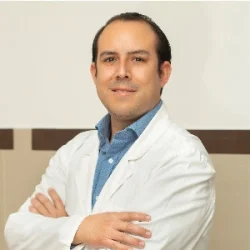 Dr.-Santiago-Encinas-Zevallos.webp